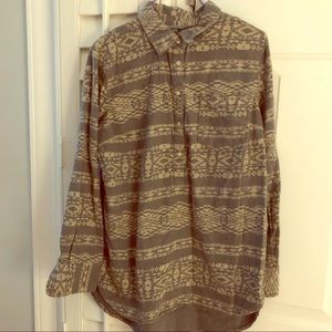 Women’s long sleeve shirt.